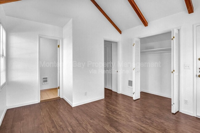 Building Photo - 84 Vía Del Pinar