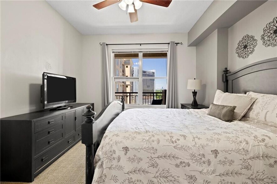 Building Photo - 1101 Juniper St NE