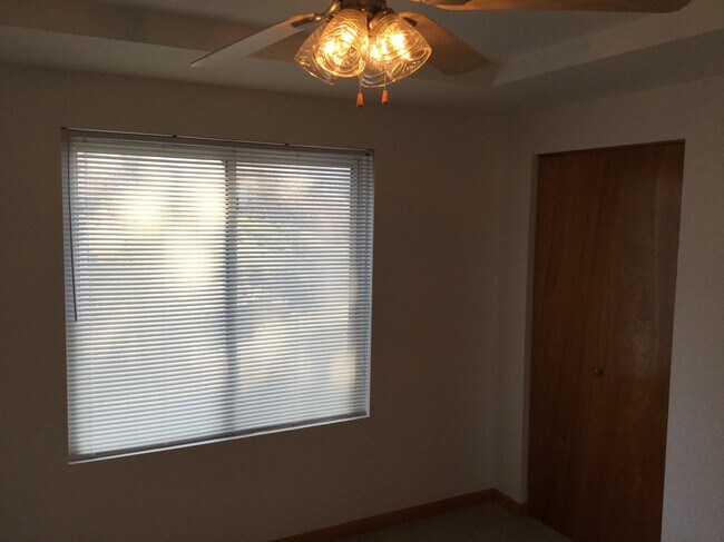 Building Photo - 2309 Wellington St