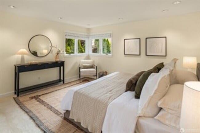 Building Photo - 4510 48th Ave NE