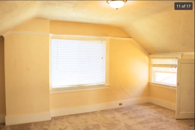 Building Photo - 20 Paloma Ave