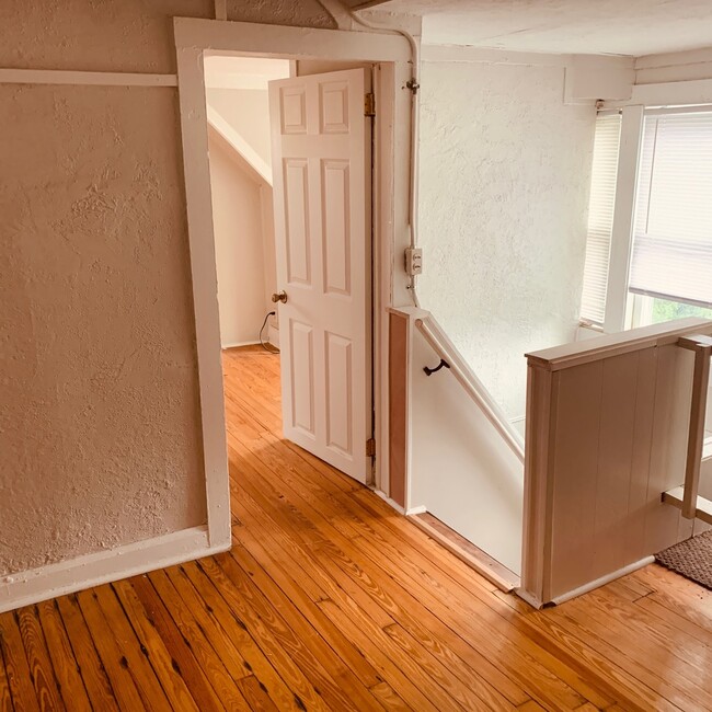 Building Photo - 2900 Enoch Ave