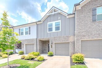 Building Photo - 3/2.5 Townhome w/ Garage. Great Location!