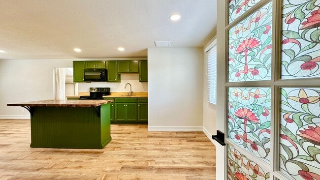 Building Photo - Beautiful Updated Studio Layout Guest Home Unit located on Private Country Property in Fallbrook!