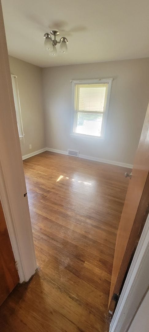 Building Photo - Single 3 bedroom 1 bath home located in Ma...