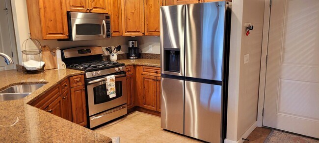 Building Photo - Monterra 2 bedroom 2 Bath on Main level