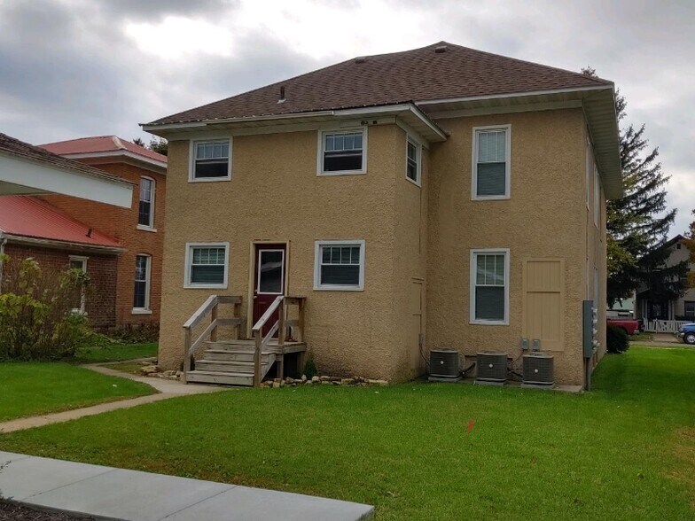 Building Photo - 304 S Beaumont Rd