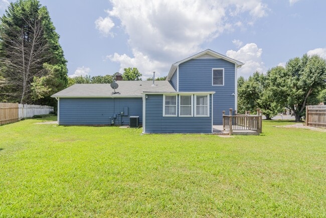 Building Photo - 578 Tryon Pl