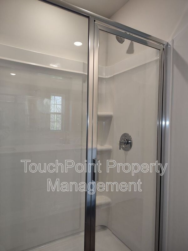 Building Photo - 3247 Crawford Ave