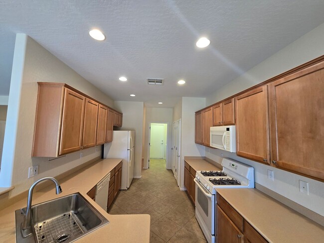 Building Photo - A Fabulous 3 Bedroom Home in Sun City Aliante 55+ Community