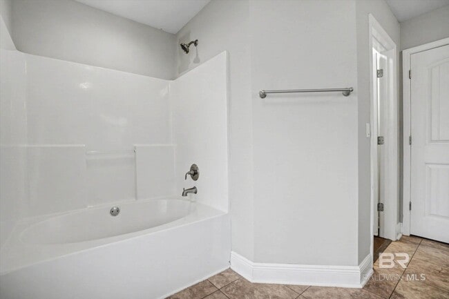 Building Photo - 9011 Brookside Ln