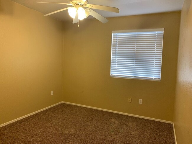 Building Photo - 4 Bedroom - 2 Bath - 1589 Sq. Ft. Home in Gladden Farms Community - Marana