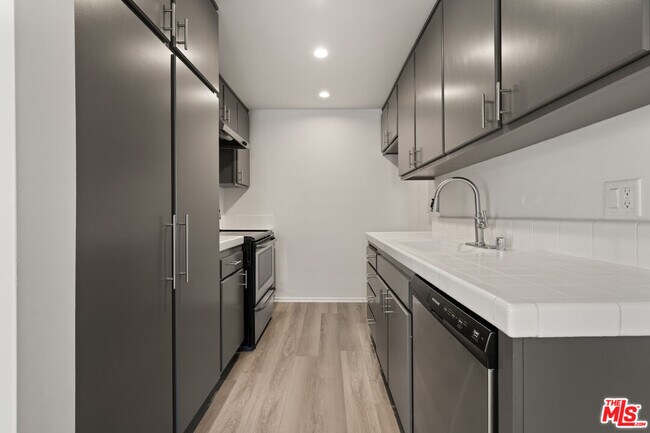 Building Photo - 1457 Butler Ave