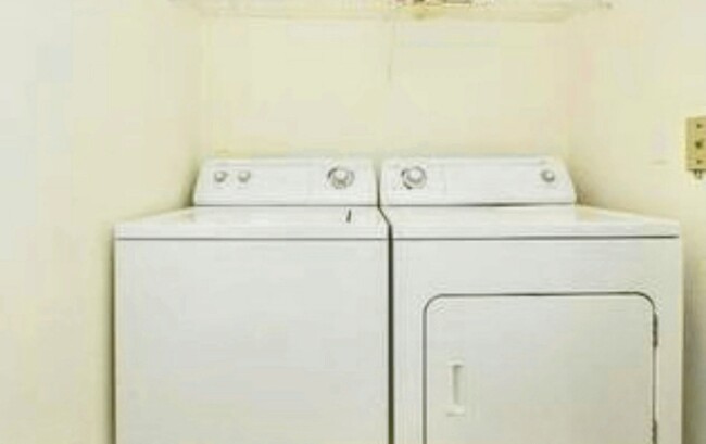 Building Photo - 20230 Estero Gardens Cir