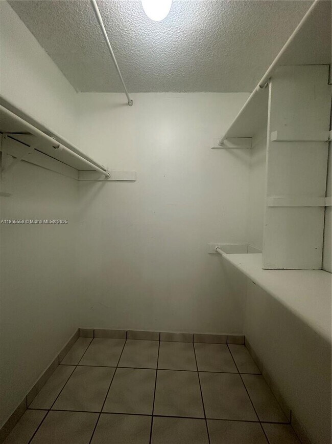 Building Photo - 4680 W 13th Ln
