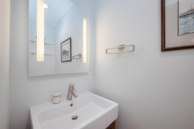 Building Photo - 13622 Comely Ln