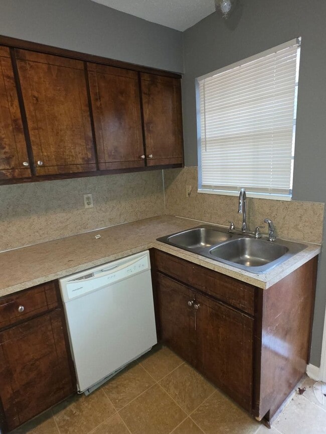 Building Photo - Kings Mountain