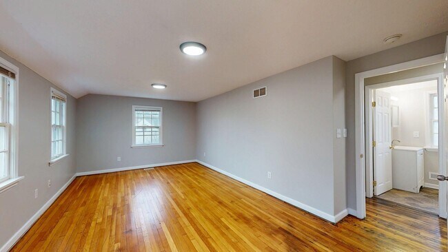 Building Photo - Maple Heights Area - 3 Bedroom Single Family Home