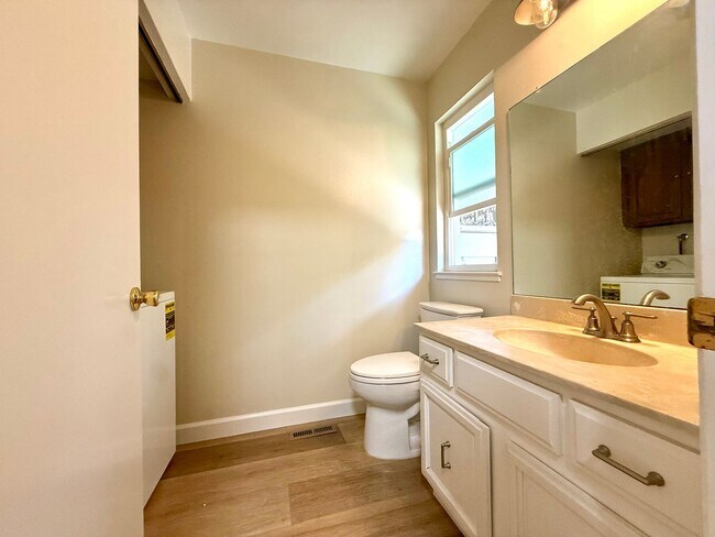 Building Photo - 105 Walnut Hill Ct