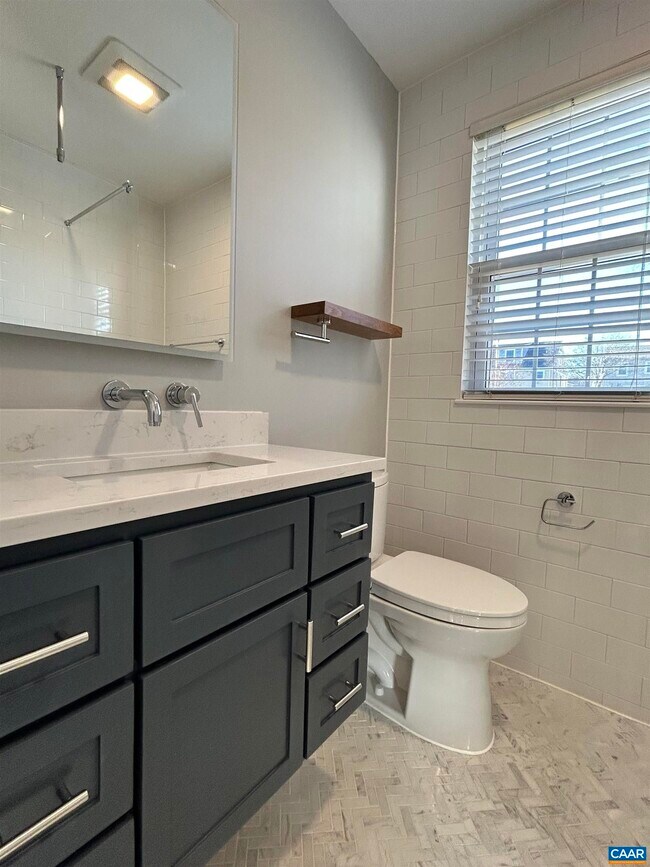 Building Photo - 814 Altavista Ave