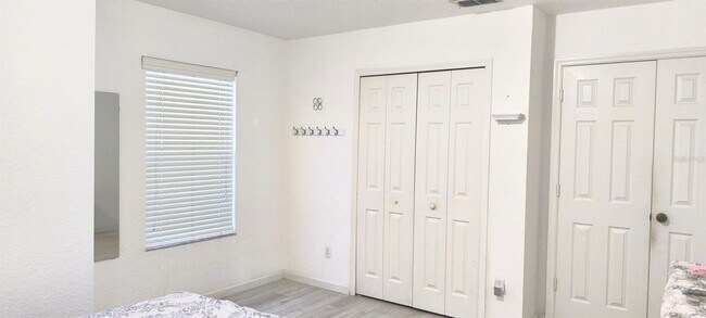 Building Photo - 8674 Abbotsbury Dr