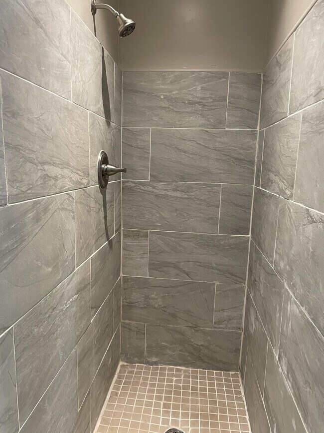 Building Photo - 1128 Verlington Dr