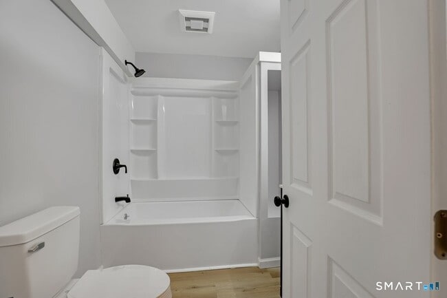 Building Photo - 192 Hartford Rd