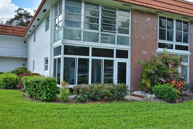 Building Photo - 1225 NW 21st St