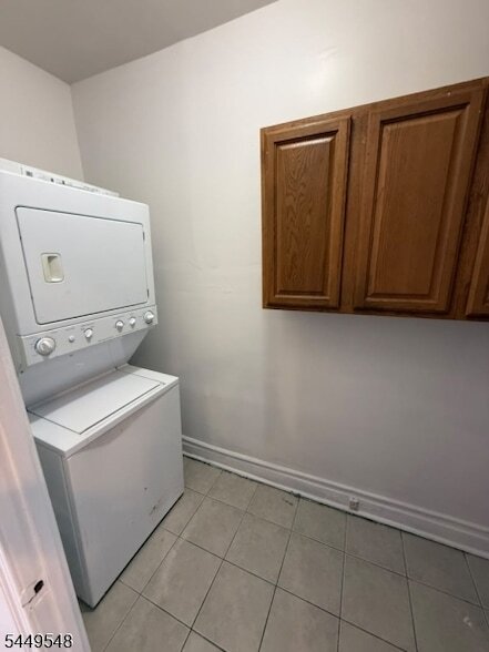 Building Photo - 86 Mapes Ave