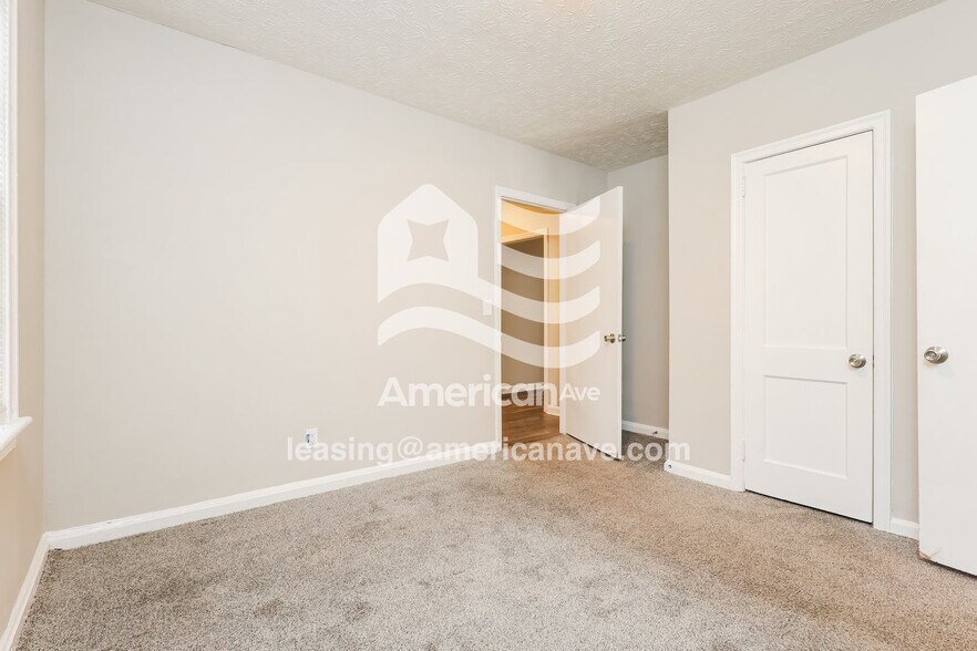 Building Photo - 4365 Pinebrook Dr