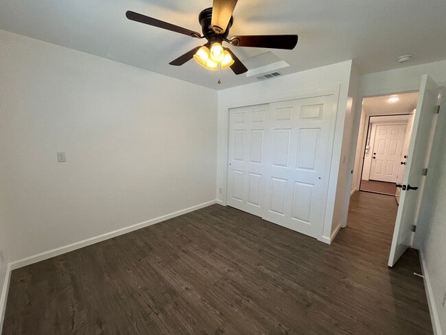 Building Photo - Spacious 3 bed 1bath home available in Ard...
