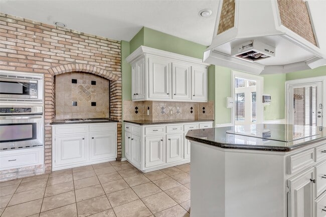 Building Photo - 12102 Moorcreek Dr