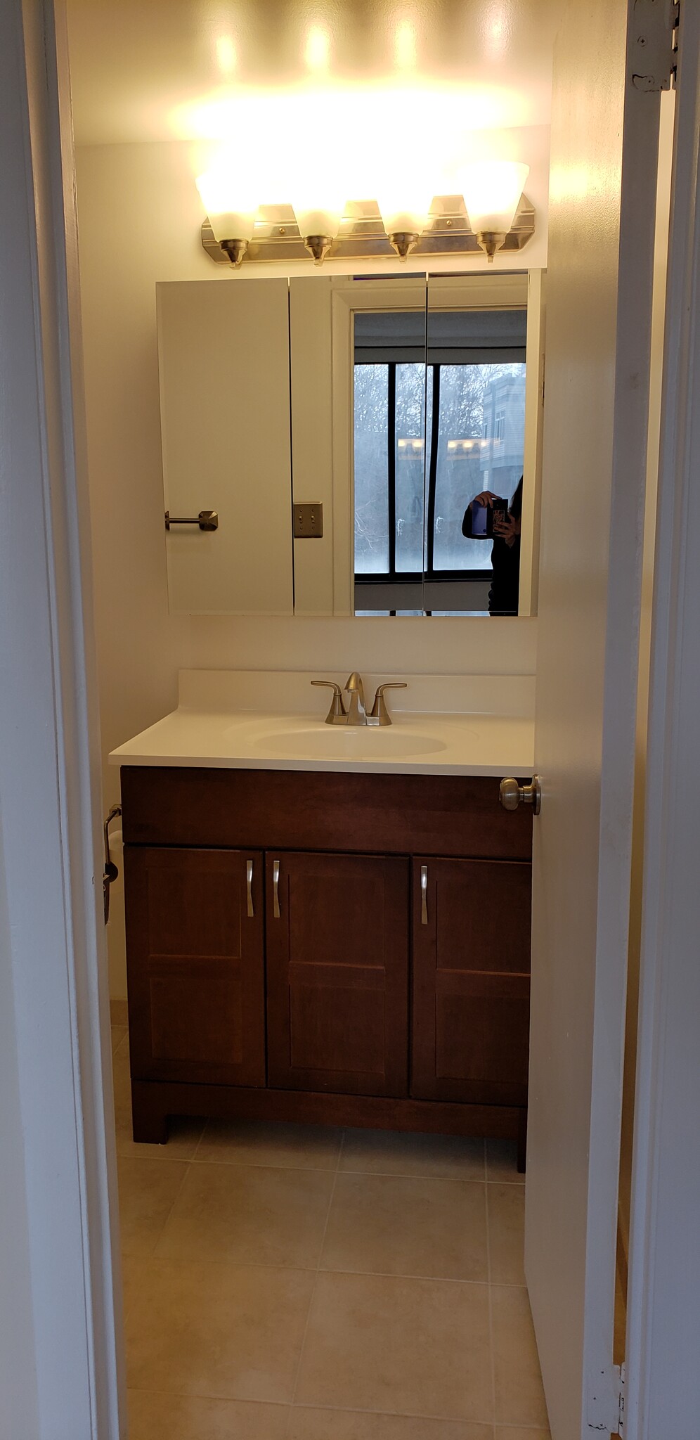 Master bath - 6301 Stevenson Ave