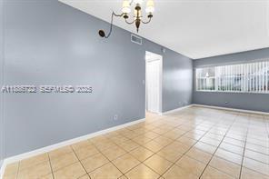 Building Photo - 1018 Twin Lakes Dr