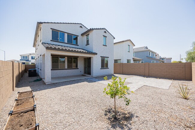 Building Photo - 7412 W Gardenia Ave
