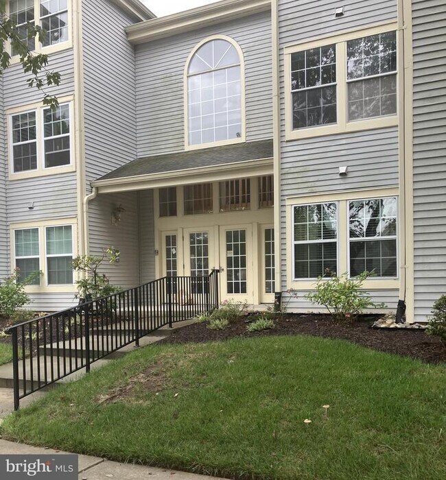 Building Photo - 307 Trinity Ct