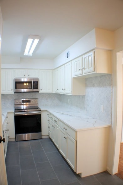 Building Photo - 5100 Allendale Rd