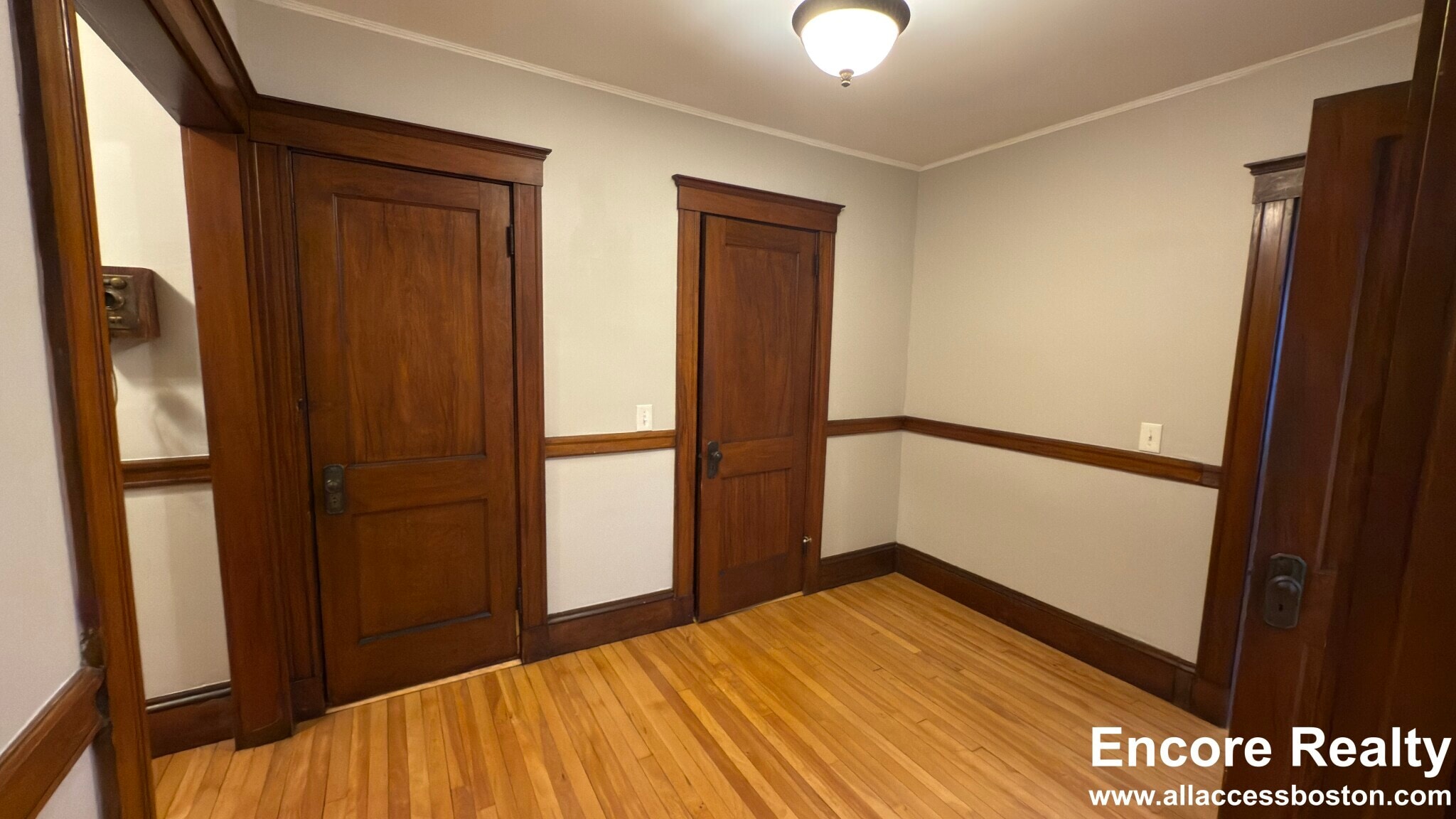 Building Photo - 13 Story St