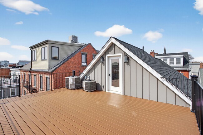 Building Photo - 17 Allston St