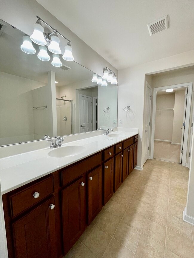 Building Photo - 1513 Corwith Dr