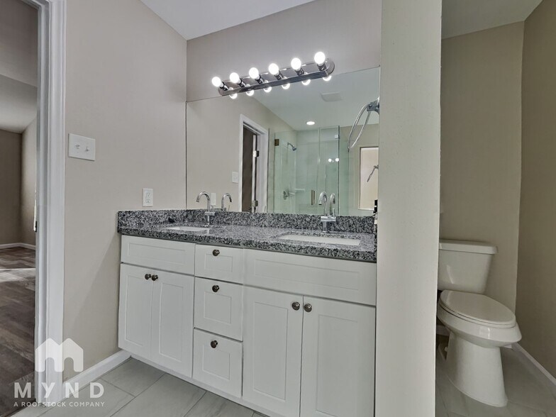 Building Photo - 6015 Barany Ct