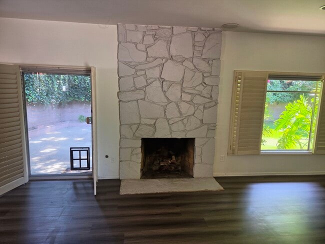 Building Photo - 4734 Laurelgrove Ave