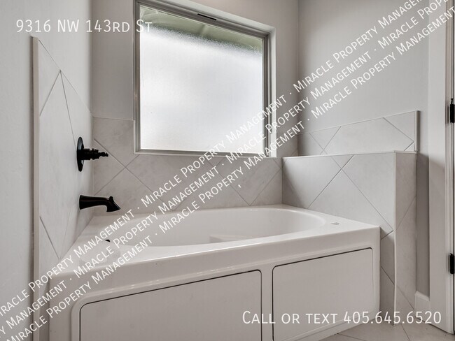 Building Photo - 9316 NW 143rd St