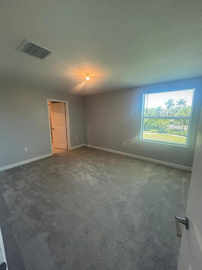 Building Photo - 4518 Dow Ln