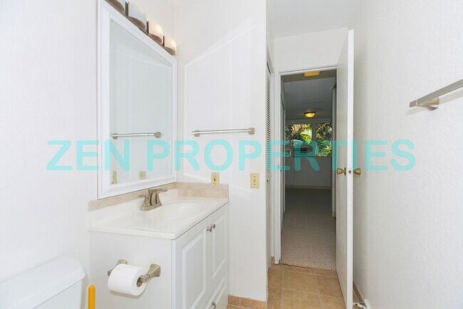 Building Photo - 1 bdrm / 1 bath 2nd floor unit at Mililani...