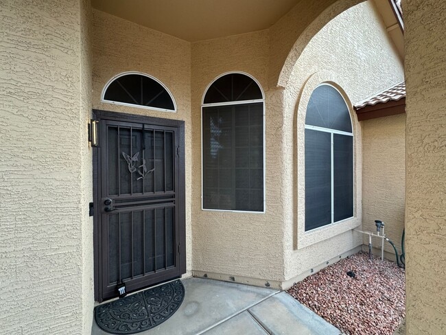 Building Photo - 4 Bedroom Home W/ Pool Available in Tatum Ridge Near Jomax Rd & N Tatum Blvd!