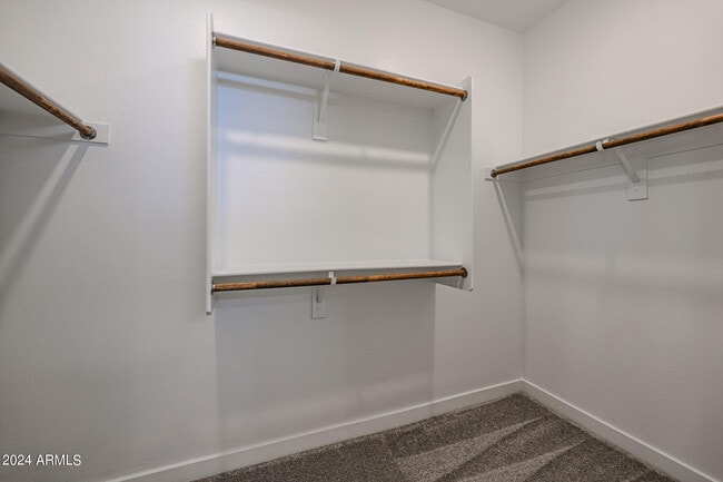 Building Photo - 2071 W Bramble Berry Ln