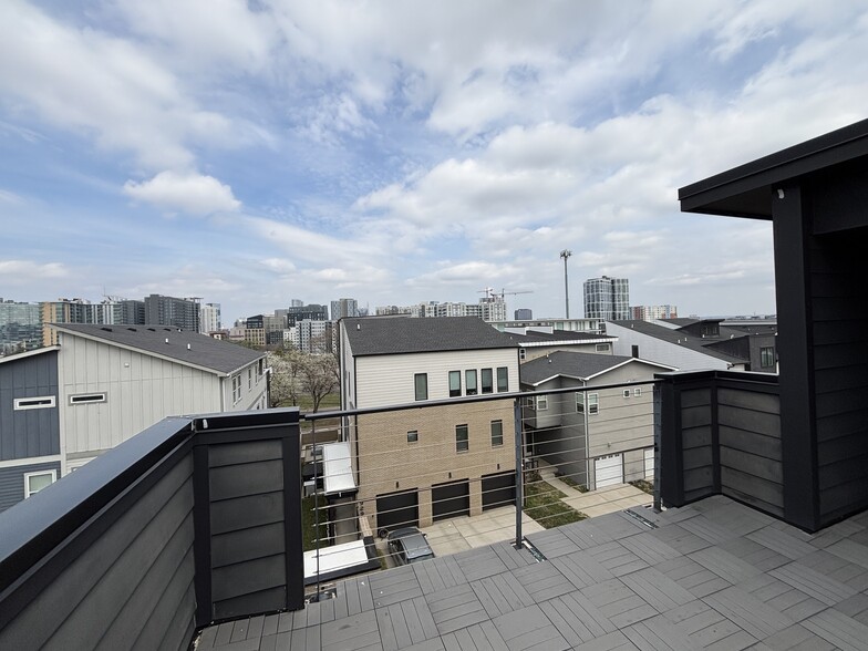 Building Photo - 908 Southside Pl