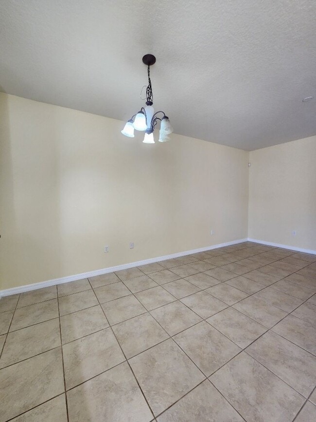 Building Photo - Gorgeous 3-Bedroom, 2.5-Bathroom Townhome in Orlando
