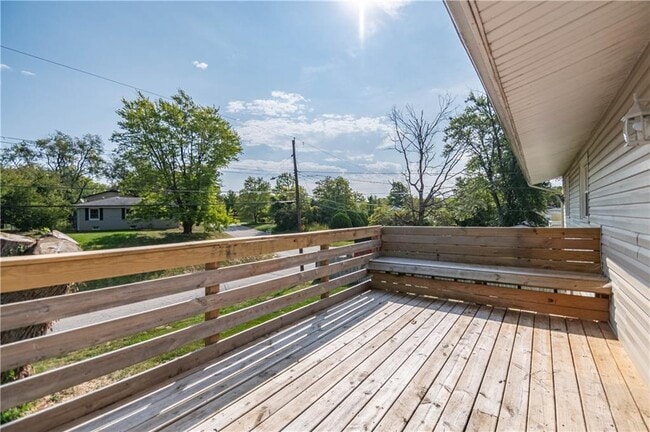 Building Photo - 40 Glenview Dr